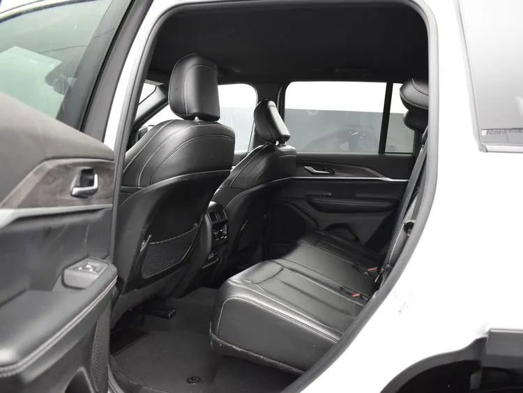 Used 2024 Jeep Grand Cherokee Limited image 15