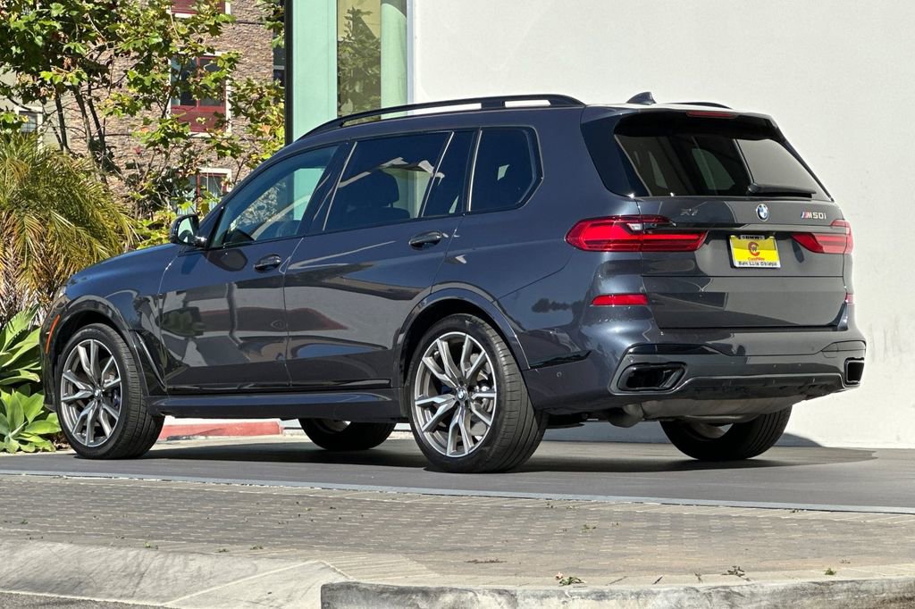 Used 2022 BMW X7 M50i image 5