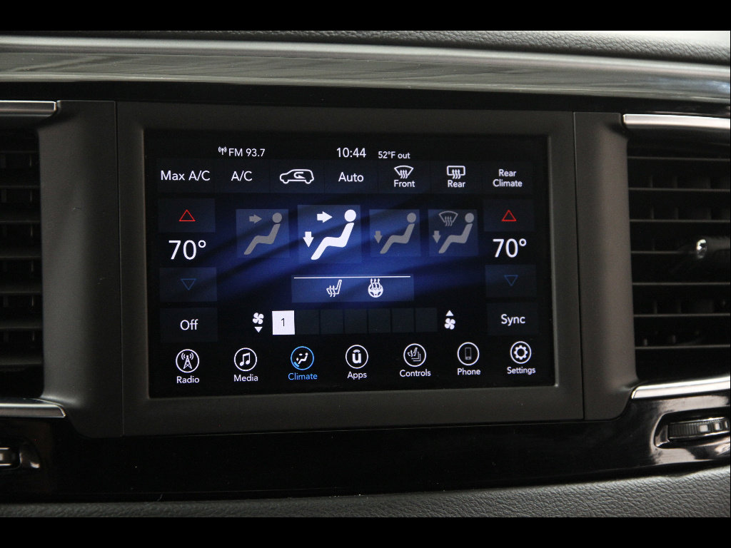 Used 2020 Chrysler Pacifica Touring-L w/ S Appearance Package FWD image 11