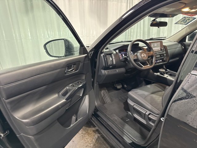 Certified 2024 Nissan Pathfinder S image 7