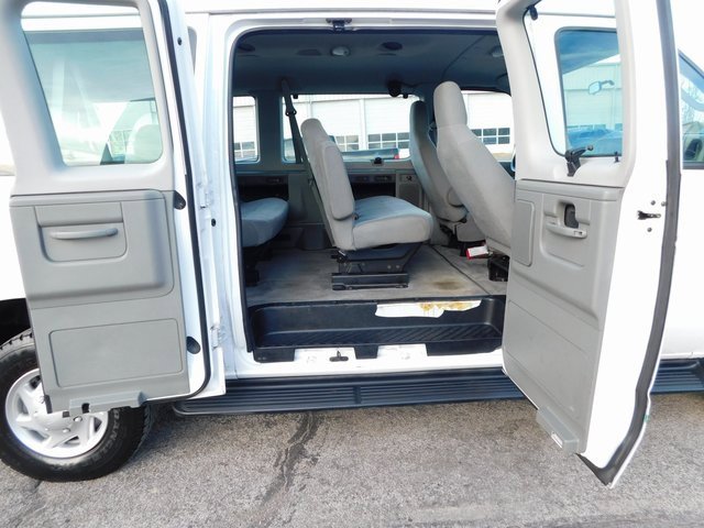 Used 2012 Ford E-350 and Econoline 350 XLT image 19