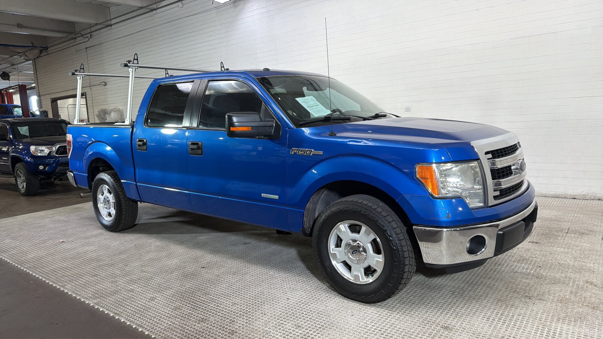 Used 2013 Ford F150 XLT w/ Mid Equipment Group RWD image 2