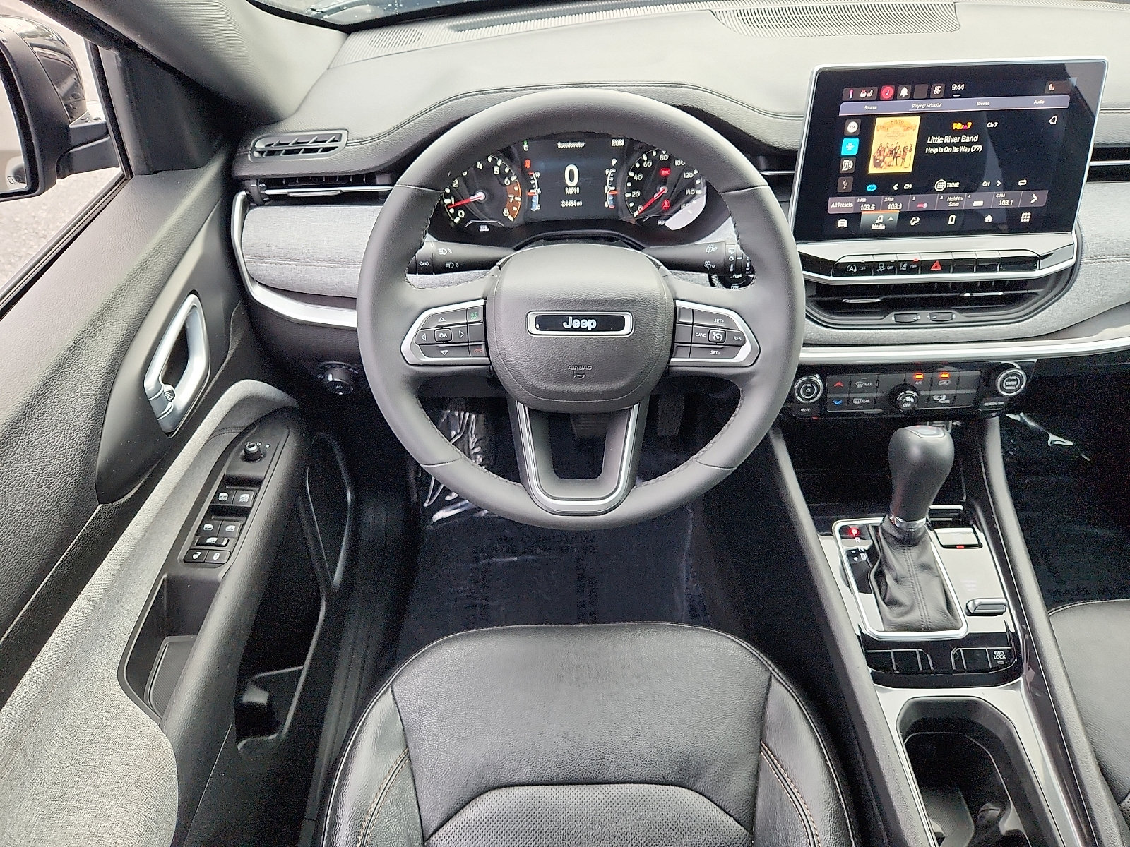 Used 2023 Jeep Compass Latitude AWD/4WD image 11
