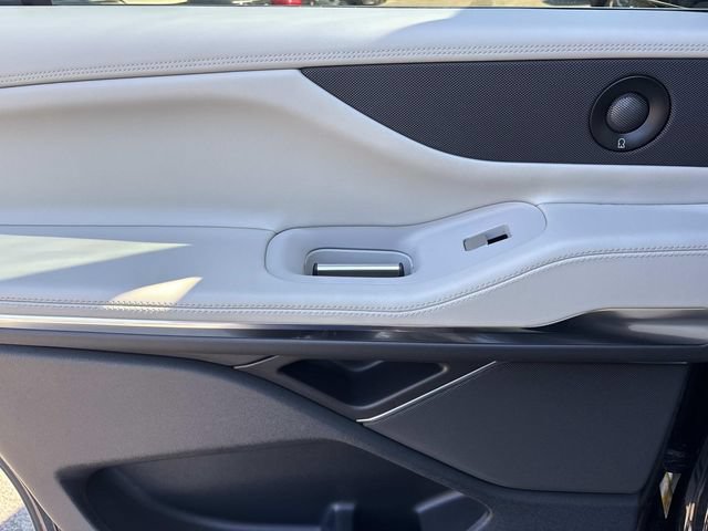New 2026 Lincoln Navigator L Premier AWD/4WD image 19