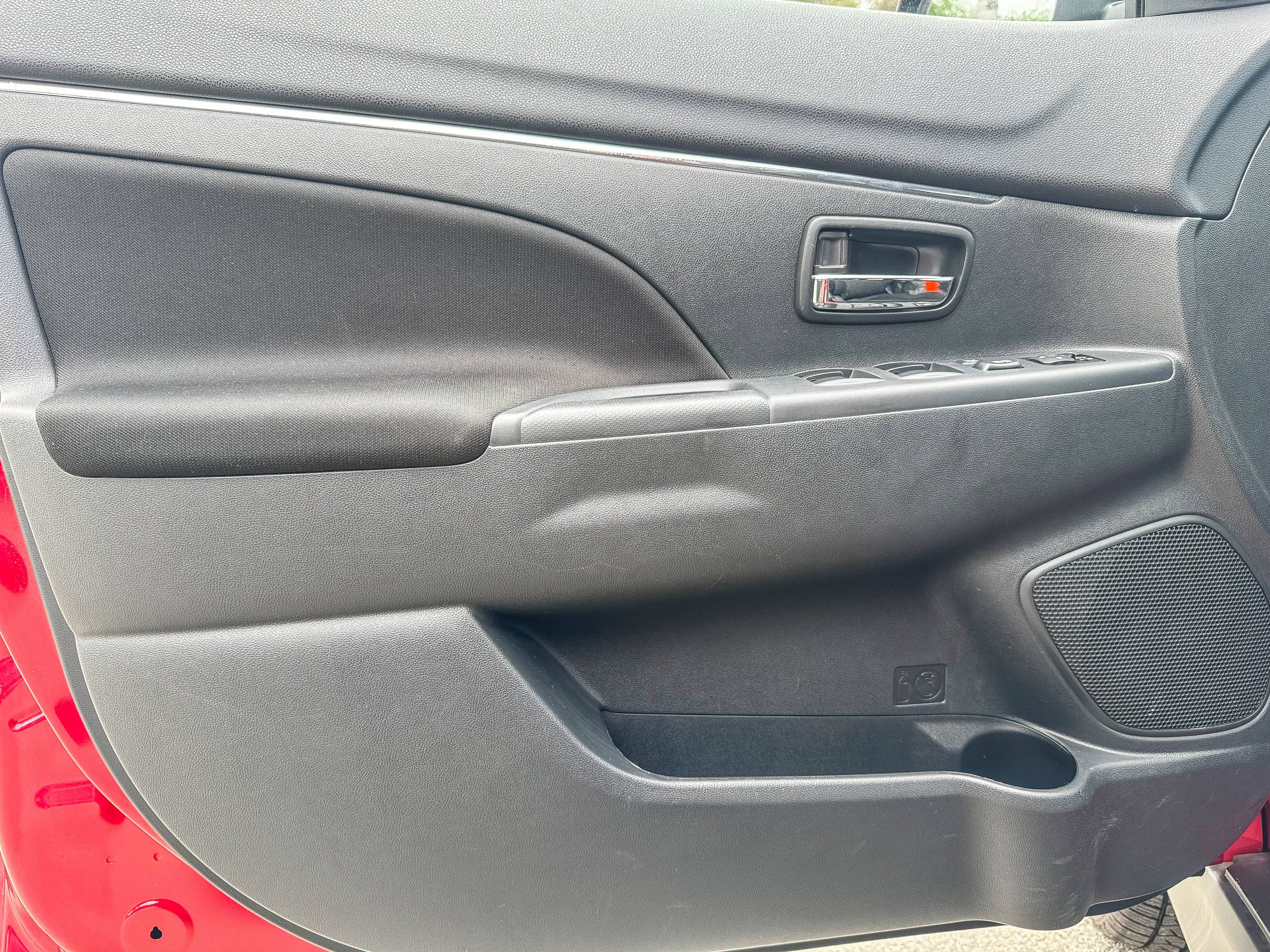 Used 2025 Mitsubishi Outlander Sport AWD image 20