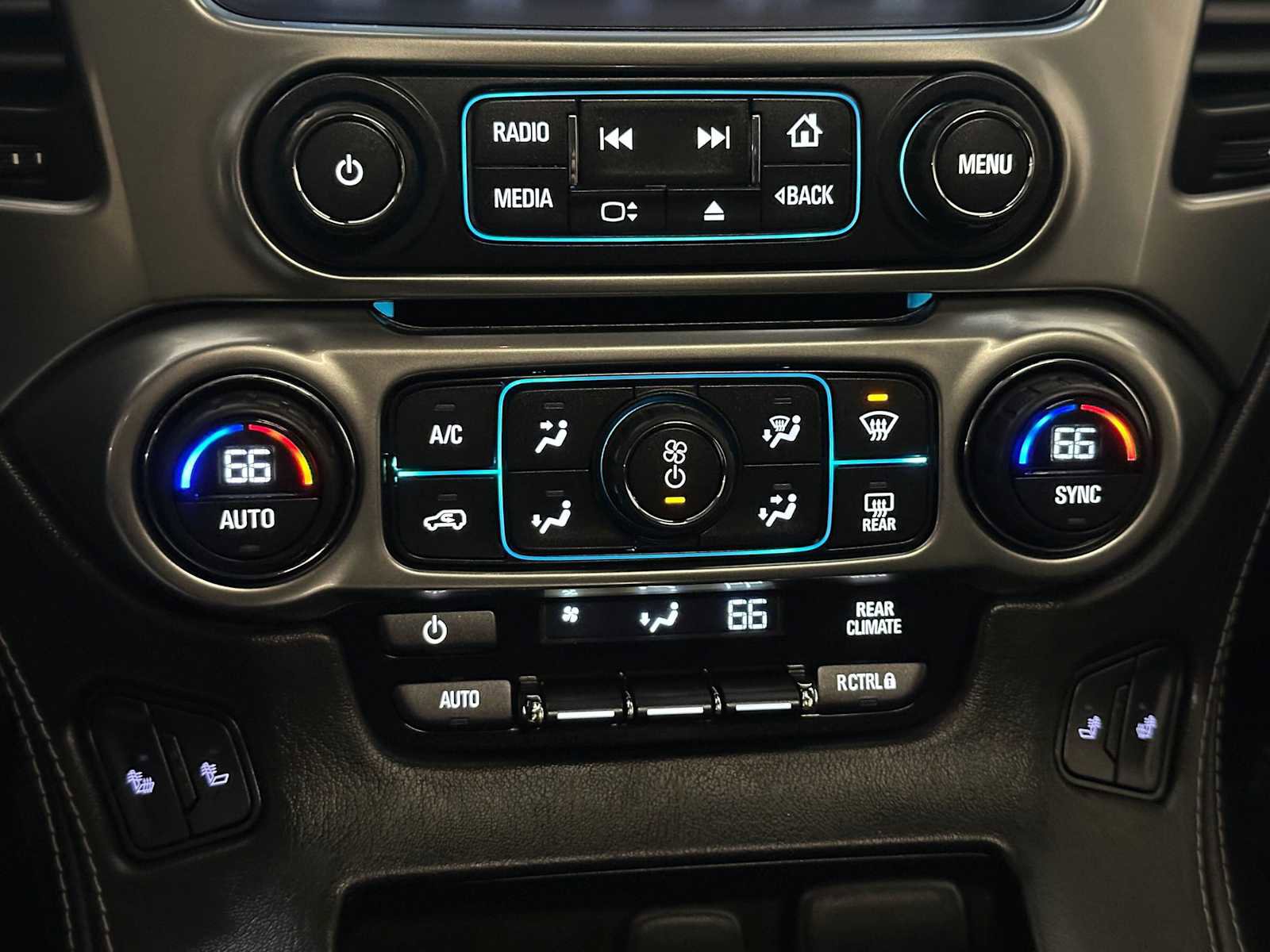 Used 2015 Chevrolet Suburban LT w/ Luxury Package AWD/4WD image 15