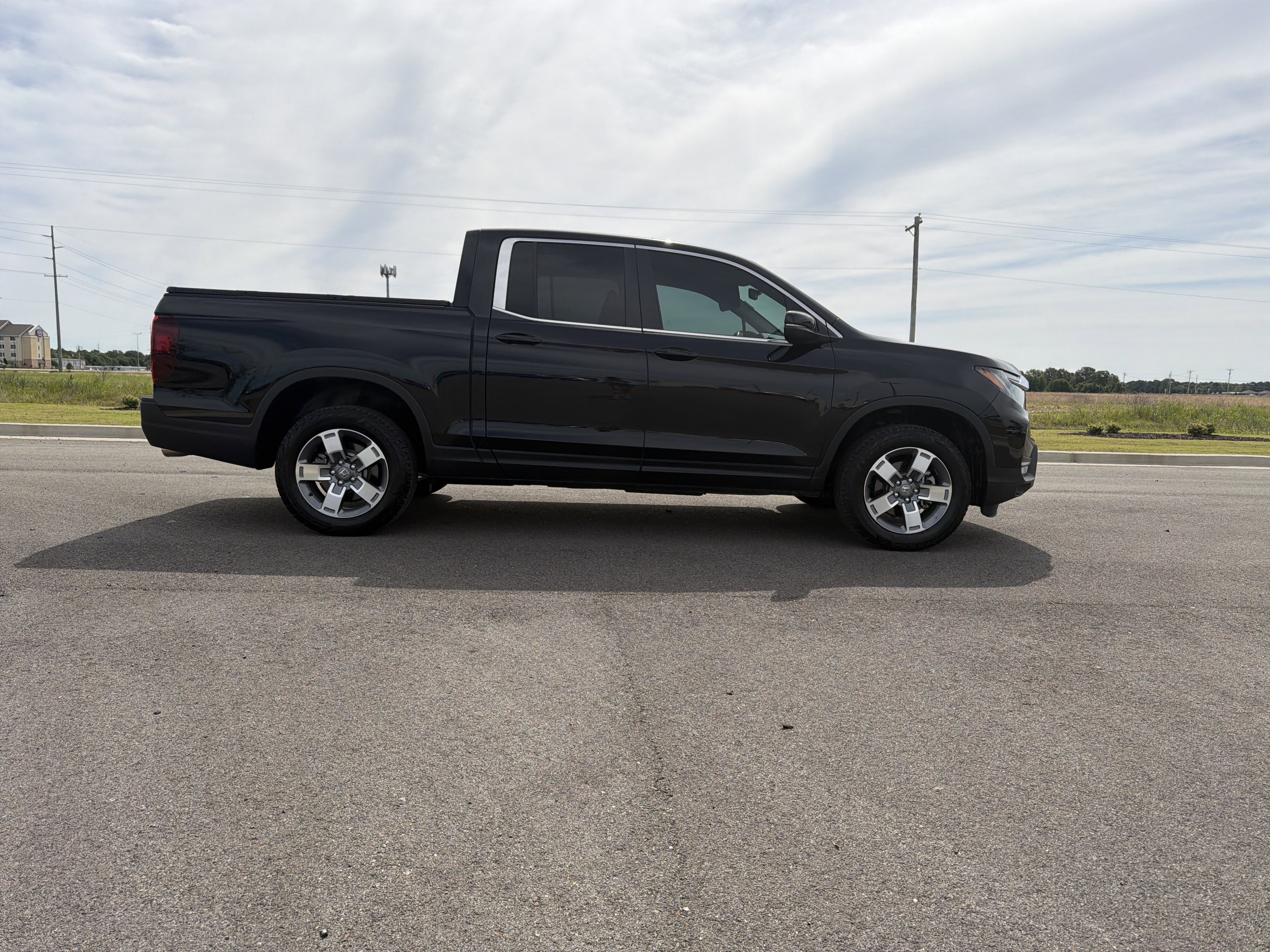 Certified 2025 Honda Ridgeline RTL image 11