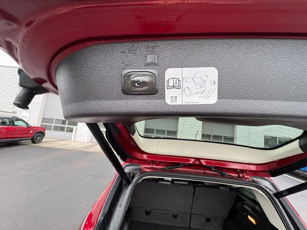 Certified 2019 Ford Escape Titanium w/ U9j03 - Titanium Tow Package AWD/4WD image 29