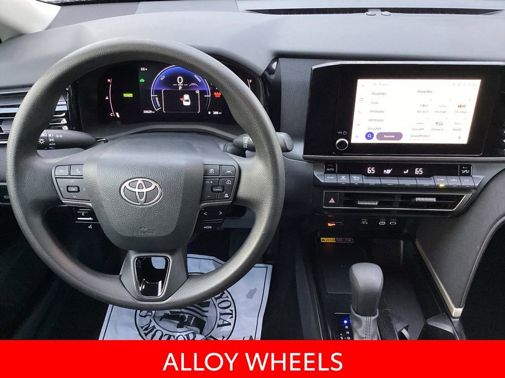 Used 2025 Toyota Camry LE image 16