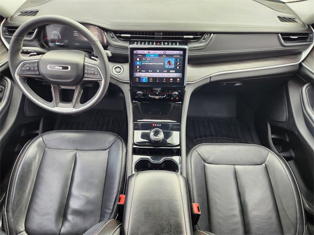 Used 2023 Jeep Grand Cherokee Limited w/ Black Appearance Package image 26