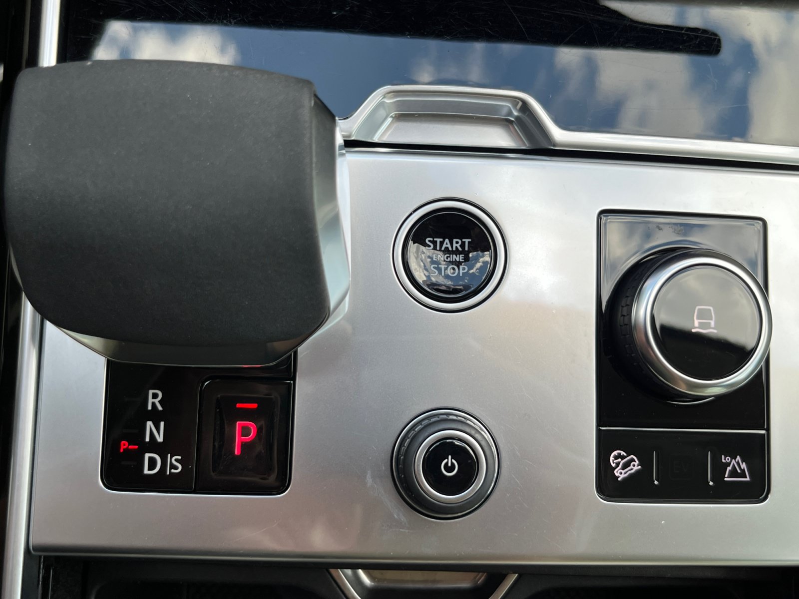 Used 2023 Land Rover Range Rover SE AWD/4WD image 30