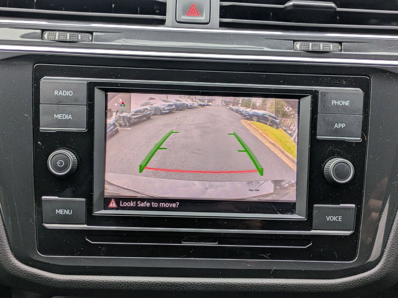 Used 2020 Volkswagen Tiguan S image 13