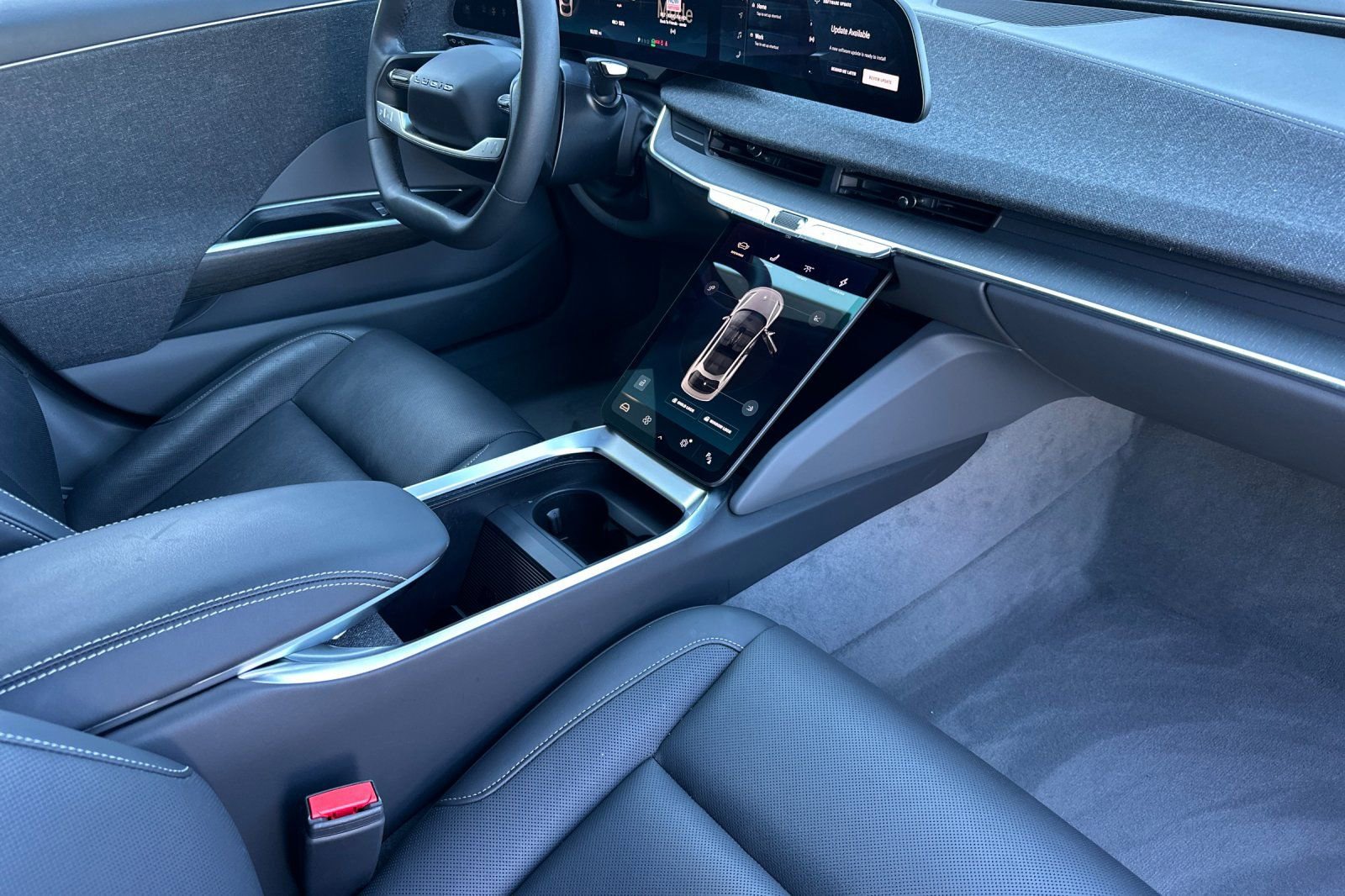 Used 2024 Lucid Air Touring image 19