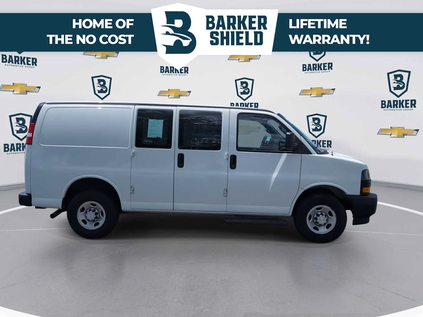 Used 2020 Chevrolet Express 3500 w/ Driver Convenience Package RWD image 9