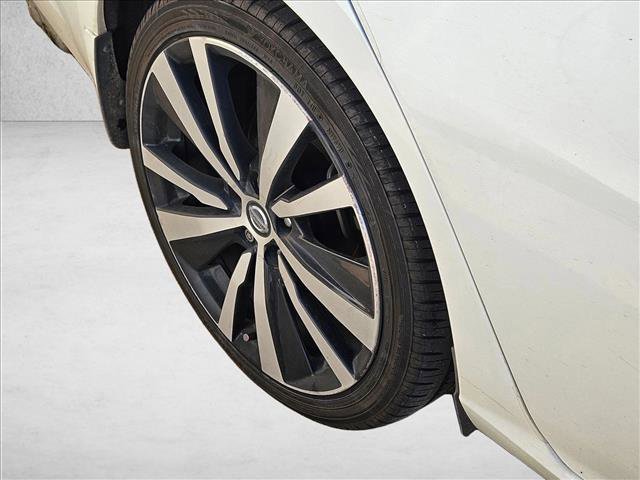 Used 2020 Nissan Altima 2.5 SR w/ Premium Package image 10
