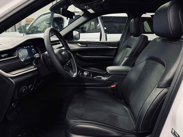 New 2026 Jeep Grand Cherokee Altitude image 15