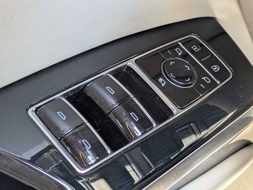 Certified 2025 Cadillac Escalade Sport Platinum w/ LPO, Floor Liner Package AWD/4WD image 30