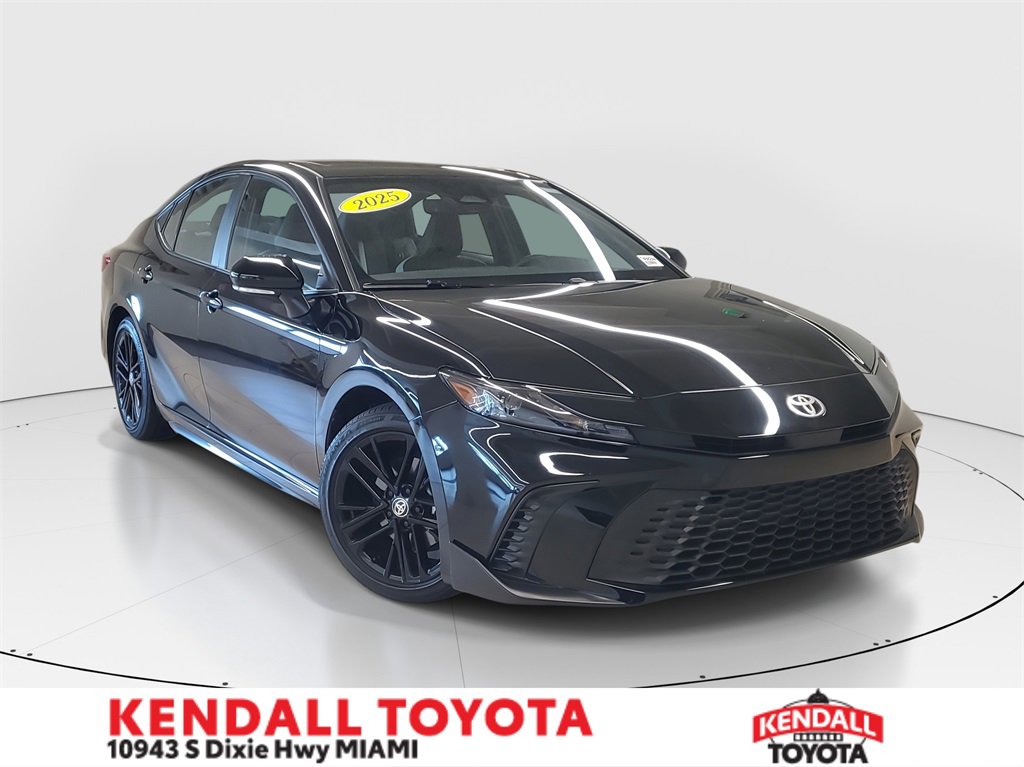 Used 2025 Toyota Camry SE w/ Convenience Package