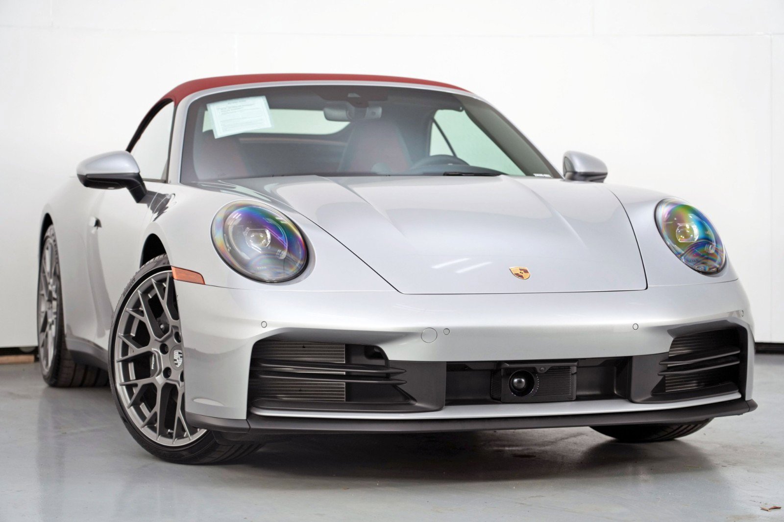Used 2025 Porsche 911 Carrera image 4