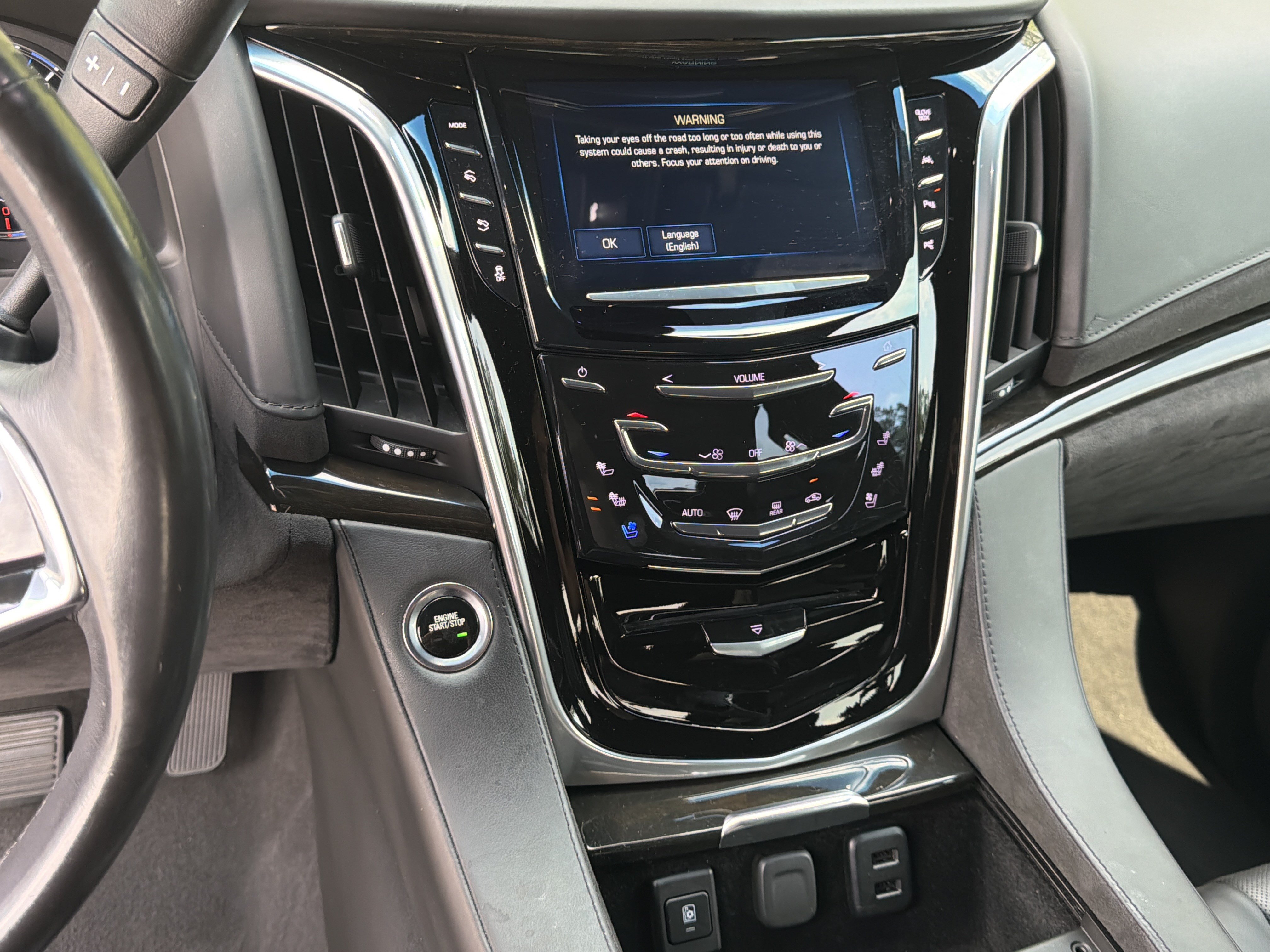 Used 2019 Cadillac Escalade Platinum AWD/4WD image 35