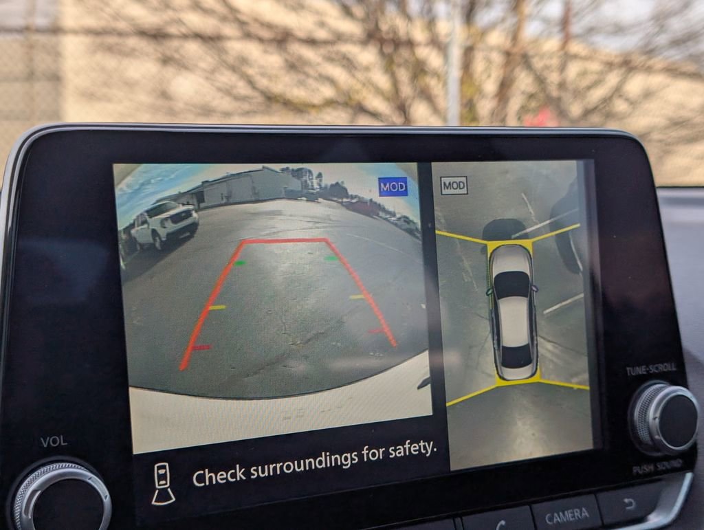 Used 2023 Nissan Sentra SR w/ SR Premium Package image 19