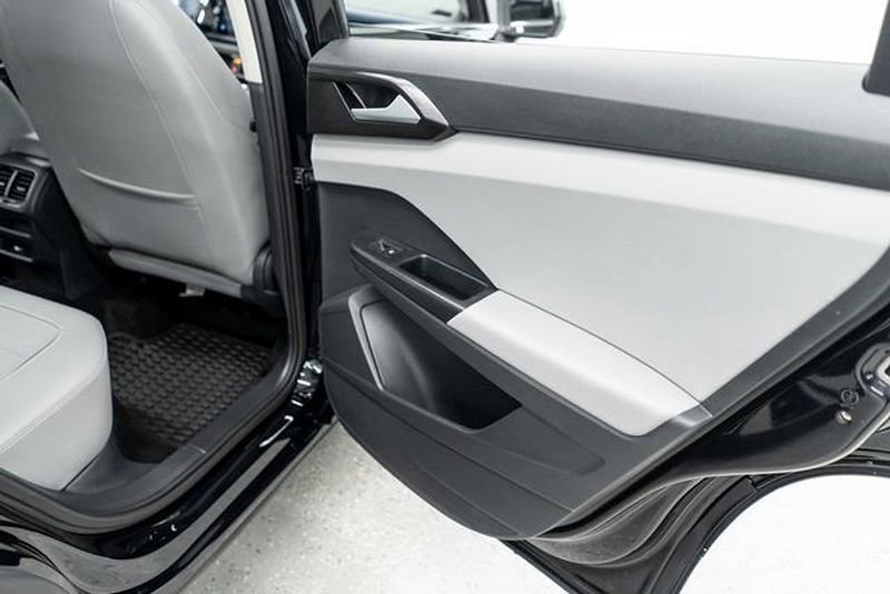 Used 2023 Volkswagen Taos SE image 25