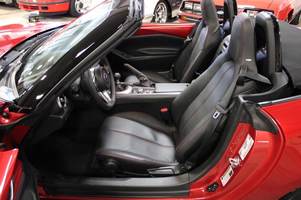 Used 2016 MAZDA MX-5 Miata Grand Touring RWD image 38