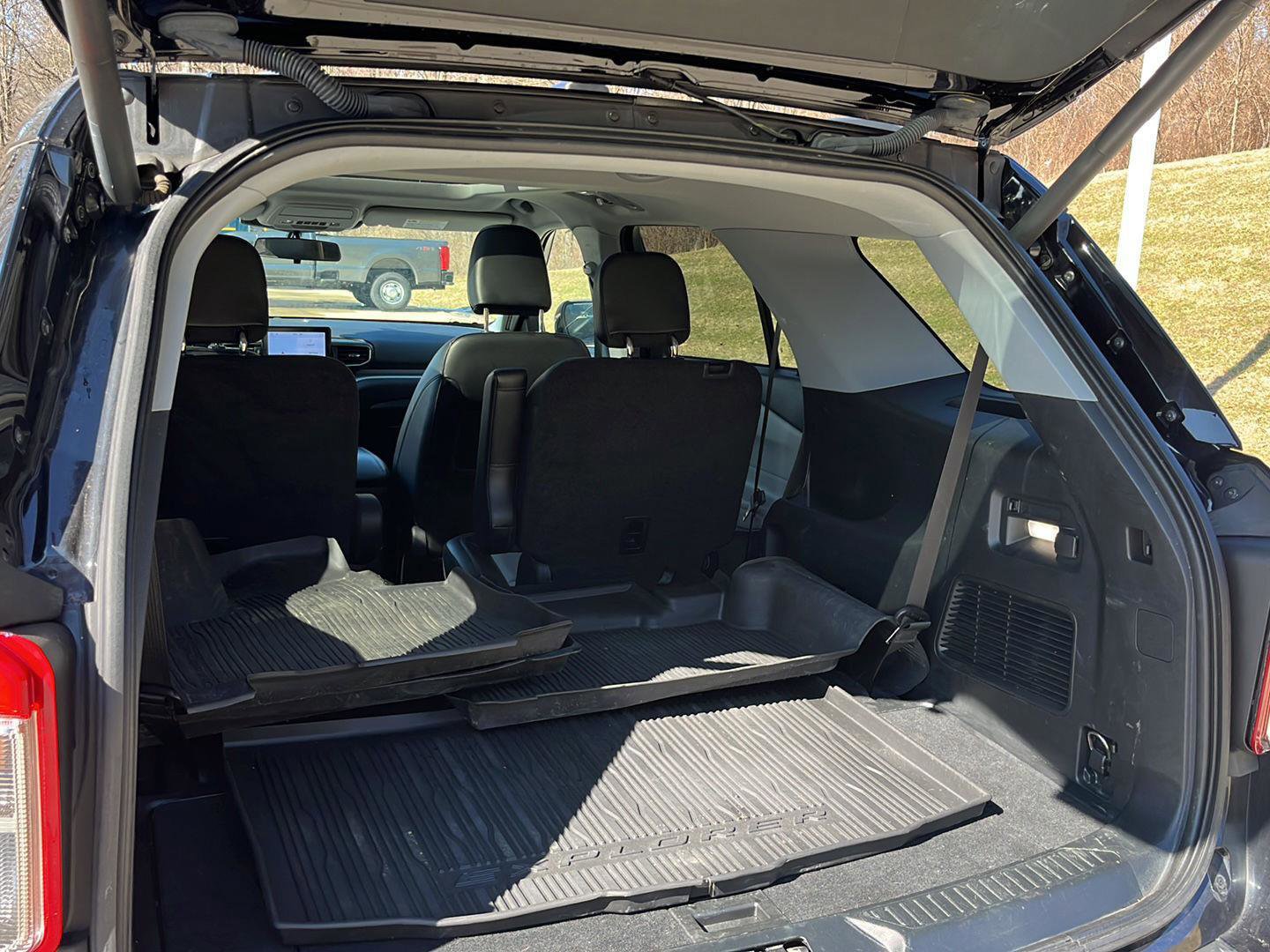 Used 2023 Ford Explorer XLT w/ Equipment Group 202A image 25