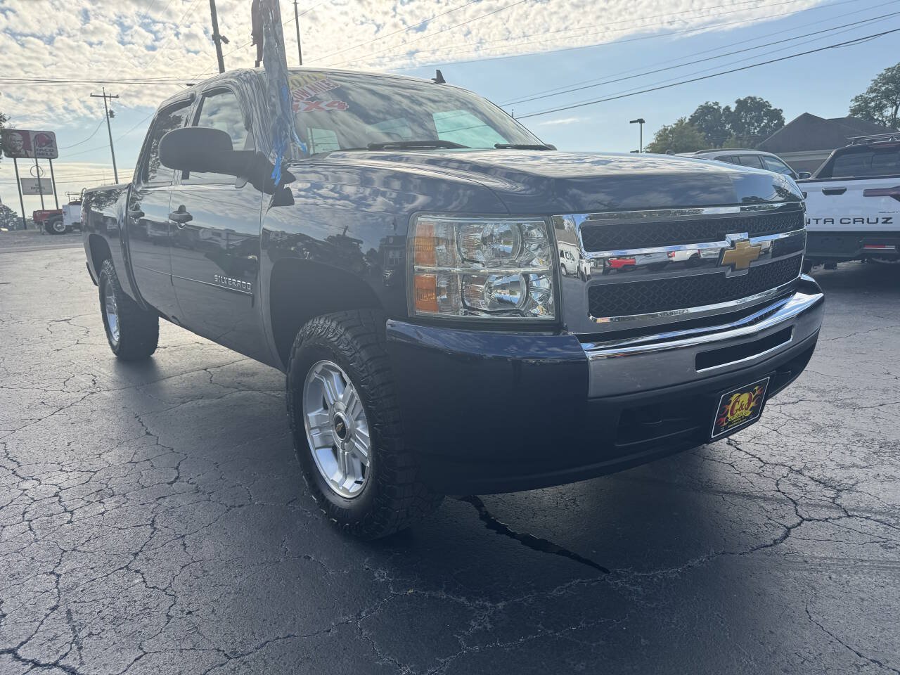 Used 2010 Chevrolet Silverado 1500 LT w/ Power Pack Plus AWD/4WD image 8
