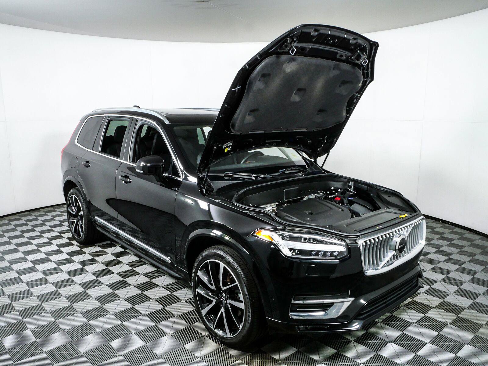 Used 2023 Volvo XC90 B6 Plus w/ Protection Package Premier AWD/4WD image 35