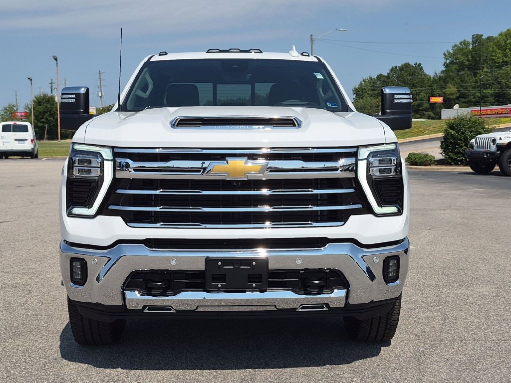New 2026 Chevrolet Silverado 2500 LTZ w/ LTZ Plus Package AWD/4WD image 9