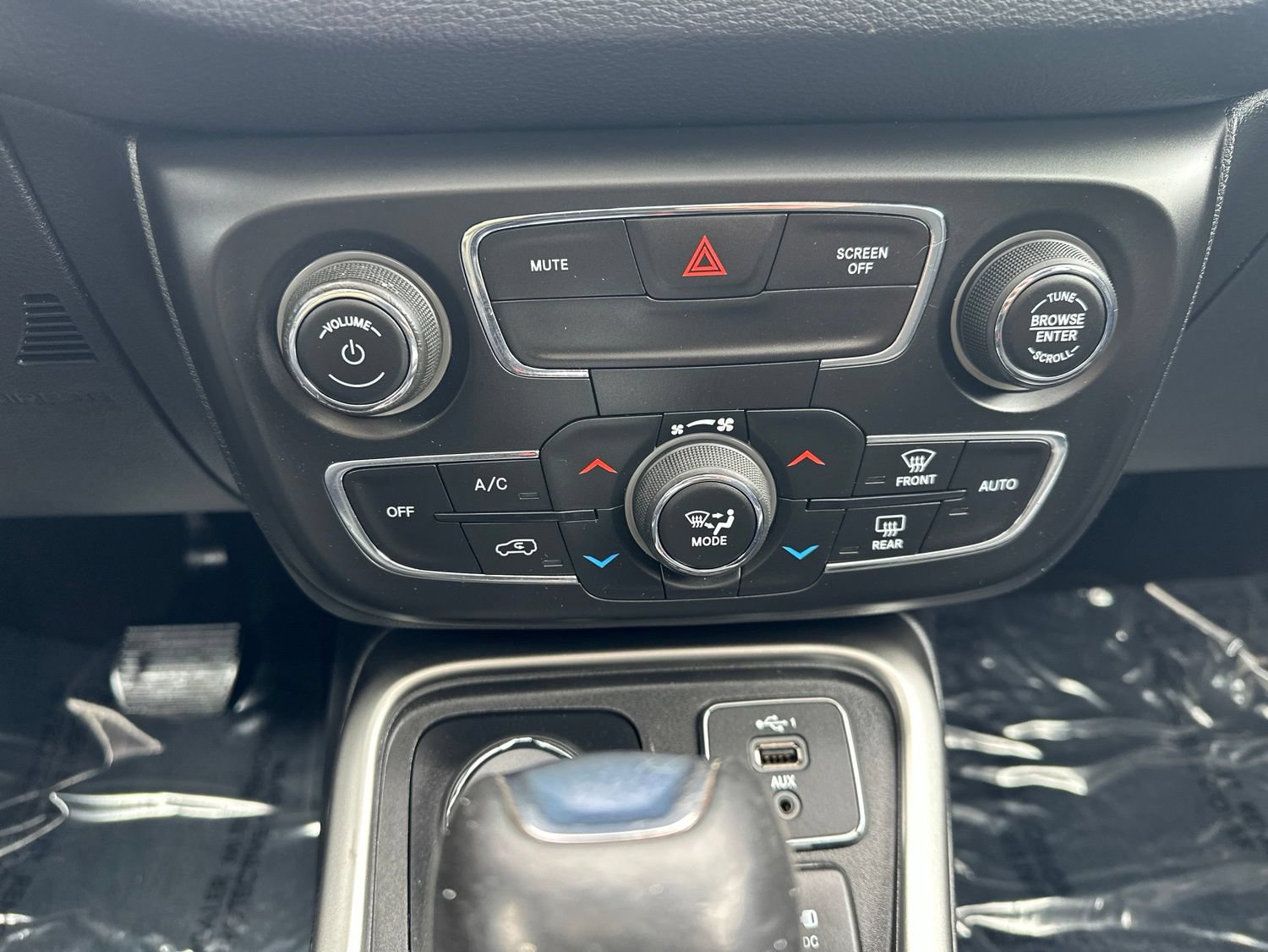Used 2021 Jeep Compass Latitude w/ Sun and Sound Group AWD/4WD image 54