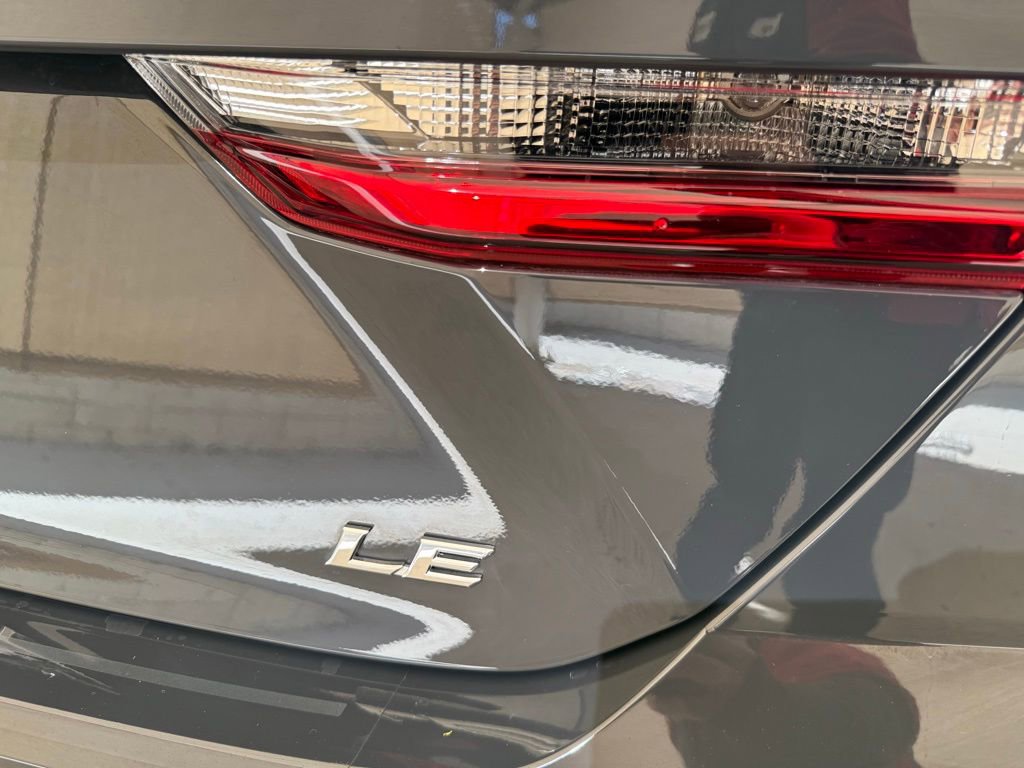 Used 2025 Toyota Camry LE w/ Convenience Package AWD/4WD image 13