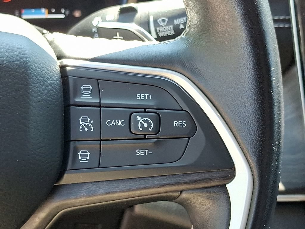 Used 2021 Jeep Grand Cherokee L Limited AWD/4WD image 23