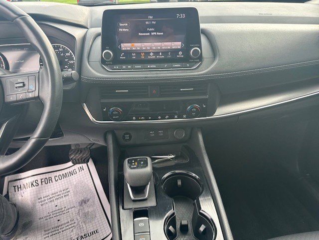 Used 2024 Nissan Rogue SV w/ SV Premium Package image 18