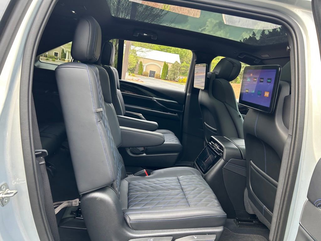 Used 2025 Cadillac Escalade IQ Sport 1 w/ Smart Trailering package image 51