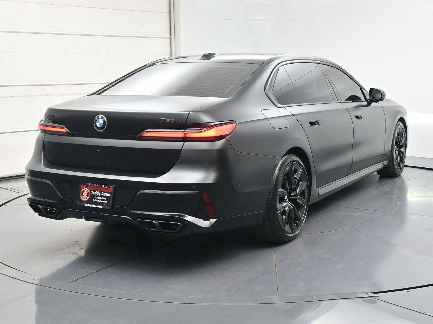 Used 2023 BMW 760i xDrive w/ Executive Package AWD/4WD image 29