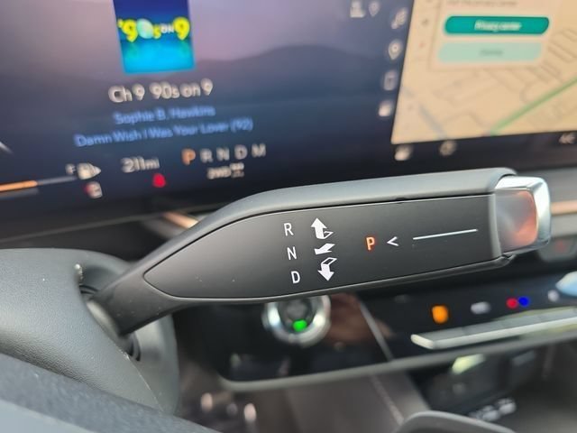 Certified 2025 Buick Envision Sport Touring AWD/4WD image 24