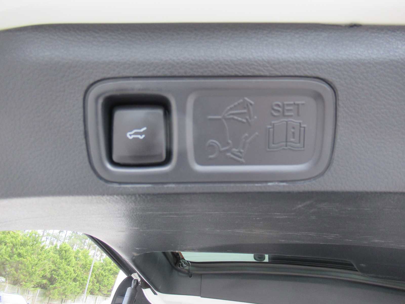 Used 2022 Ford Expedition Max Limited image 21