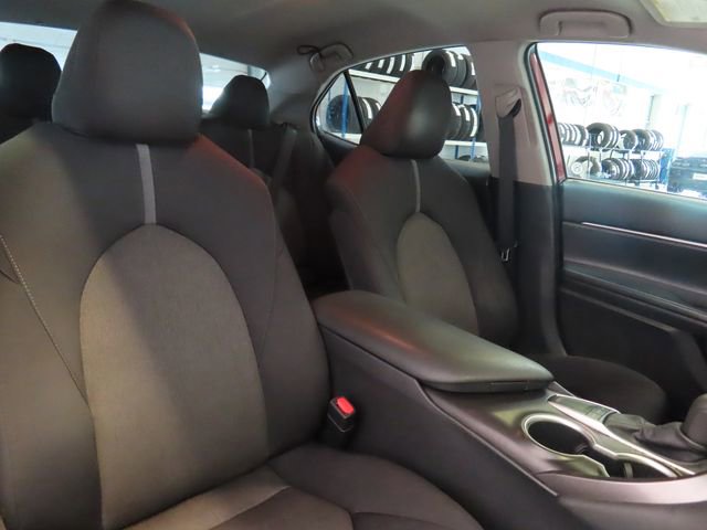 Used 2022 Toyota Camry LE FWD image 6