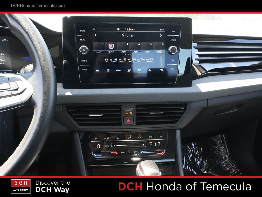 Used 2025 Volkswagen Jetta SE FWD image 12