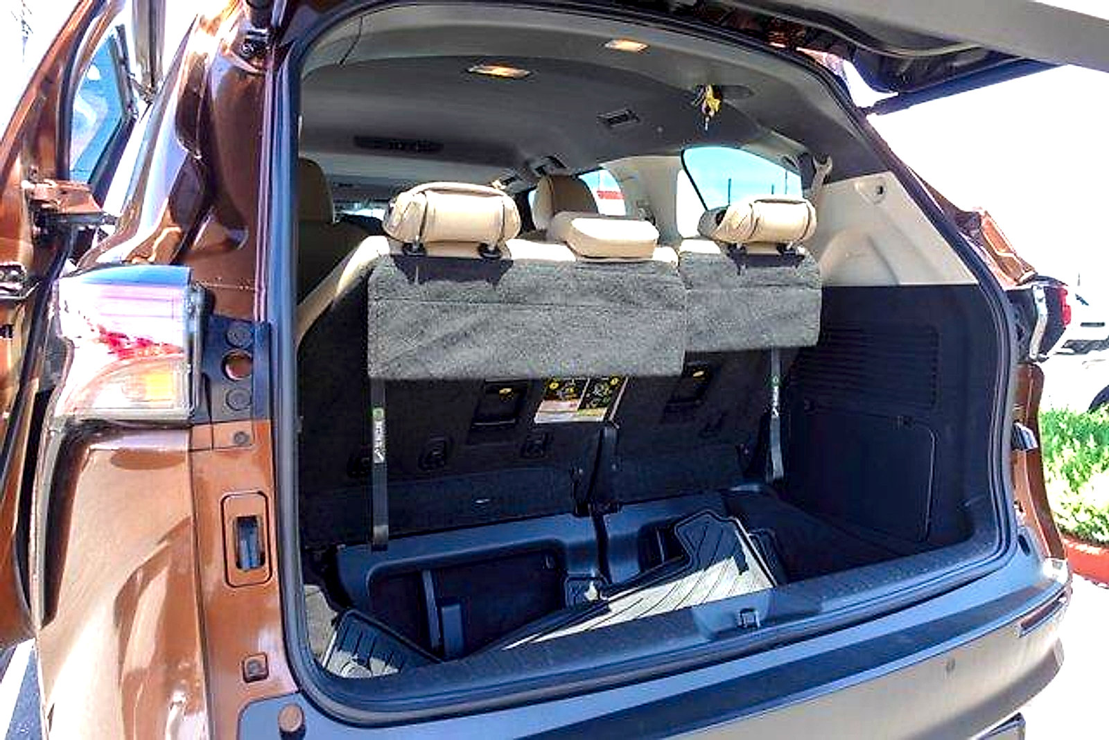 Used 2022 Toyota Sienna XLE w/ XLE Plus Package FWD image 26