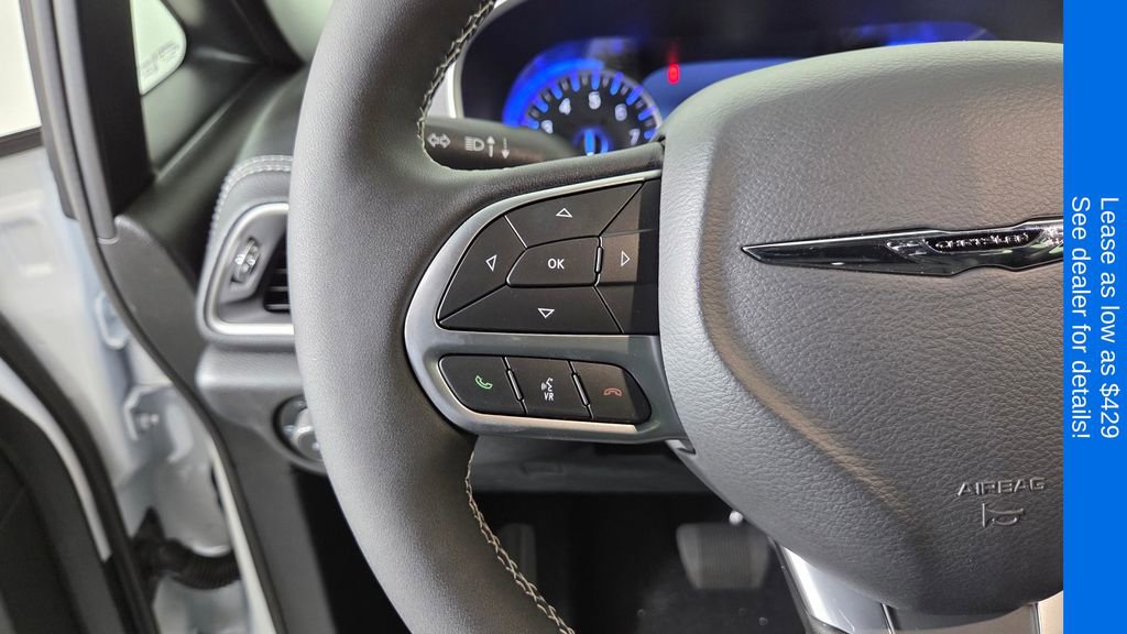 New 2025 Chrysler Pacifica Select w/ Fav Edition Package FWD image 18