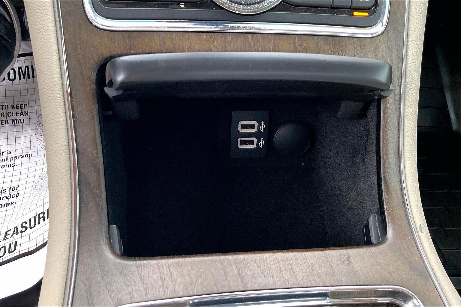 Used 2019 Lincoln Continental Reserve AWD/4WD image 16