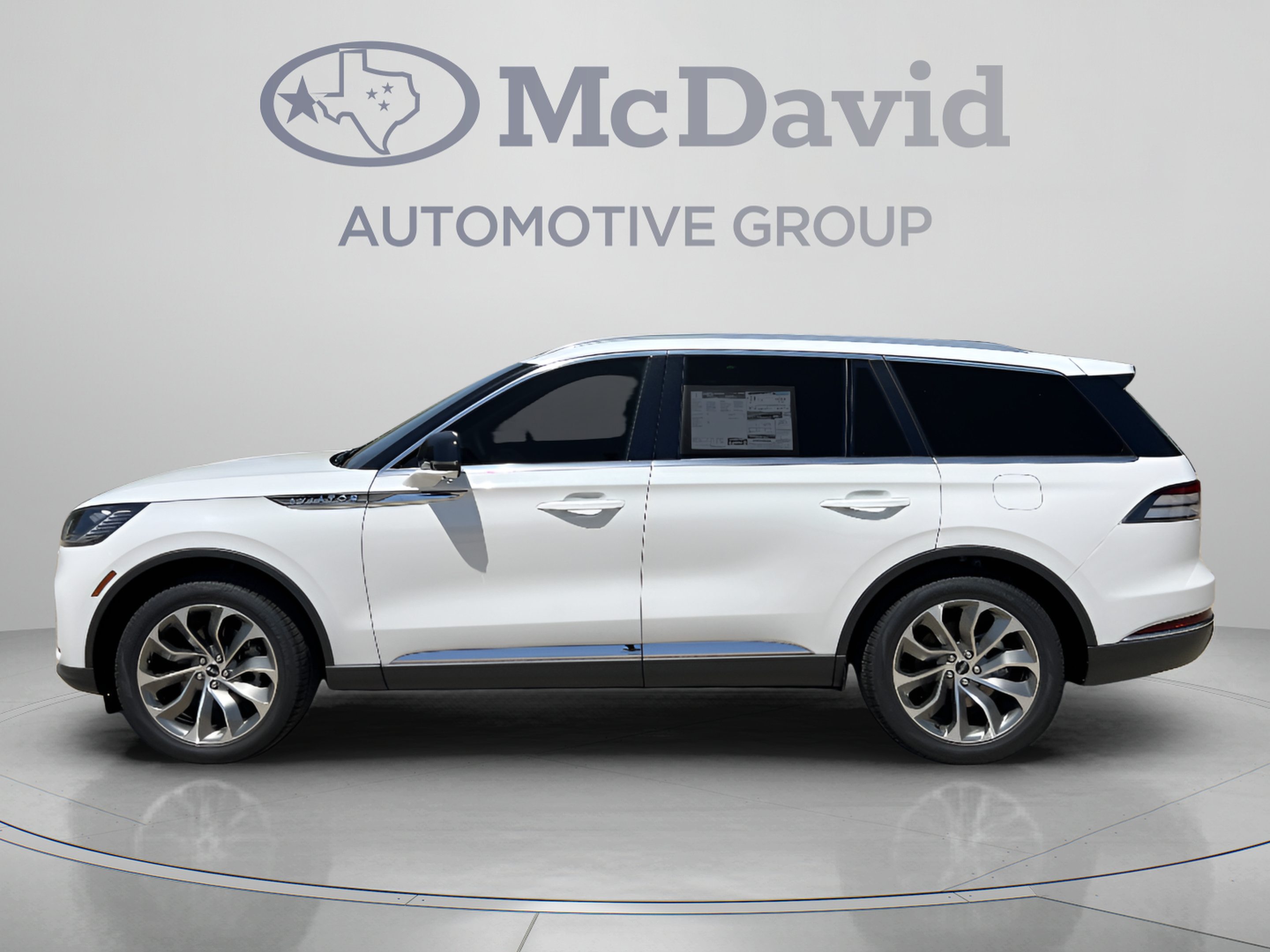 New 2026 Lincoln Aviator Reserve w/ Luxury Package RWD image 4