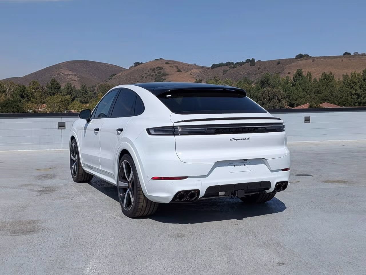 Certified 2025 Porsche Cayenne S AWD/4WD image 3