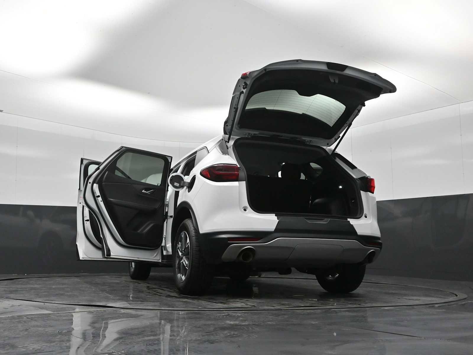 Used 2023 Chevrolet Blazer LT AWD/4WD image 38