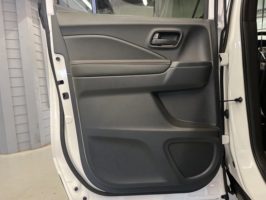 Used 2025 Honda Ridgeline TrailSport image 30