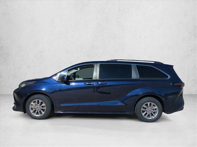 Certified 2023 Toyota Sienna XLE FWD image 8