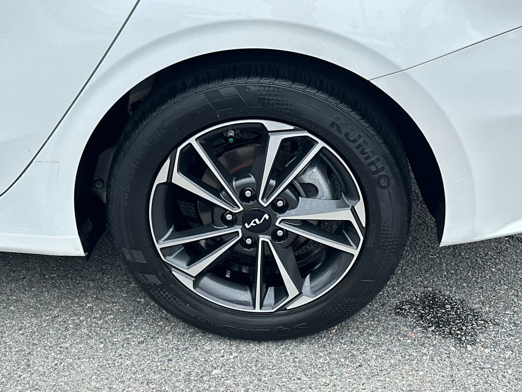 Certified 2024 Kia Forte LXS FWD image 19